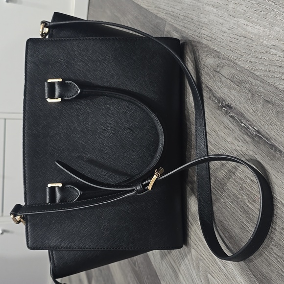 Michael Kors Selma Black Saffiano Leather Satchel Gold Hardware - Picture 3 of 11